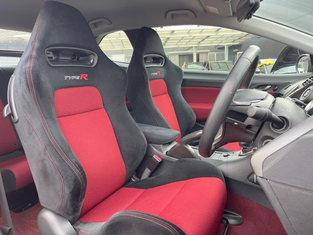 �y��p�X�|�[�c�V�[�g�z�z�[���h���ɗD��A�J�[�u���̑̂������}�����Ă���܂��B�܂��A�̂Ƀt�B�b�g���邩�獘��w�������ɂ����A�����O�h���C�u�⍂�����s�ł����K�ɂ��߂������������܂���