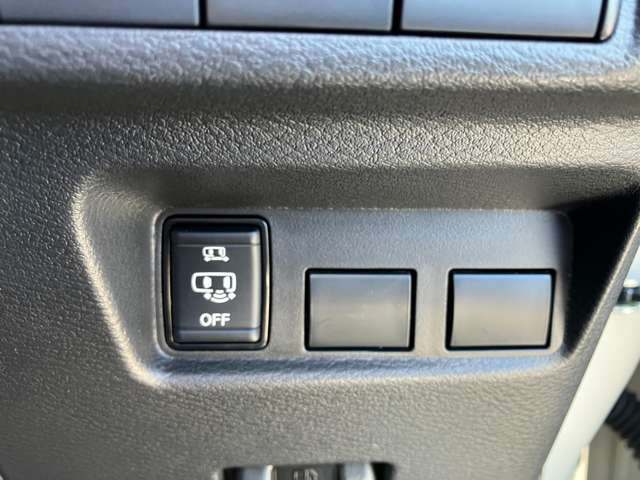 �n���Y�t���[�I�[�g�X���C�h�h�A!�C���e���W�F���g�L�[���o�b�O��|�P�b�g�ɂ��ꂽ�܂܃N���}�̉��ɂܐ���X�b�Ƃ����������Ńh�A���I�[�v���A�N���[�Y�A�h�A�n���h���ɂ����K�v���Ȃ��̂ŕ֗��ł�