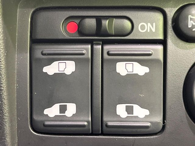 �y�����p���[�X���C�h�h�A�z�X�}�[�g�L�[��^�]�Ȃ̃X�C�b�`�Ō�ȗ����X���C�h�h�A�̊J���\���d��������͂����ăh�A���J����K�v�������A�����Ȃ��q�l�ł��ȒP�ɊJ���߂ł����K�ł���