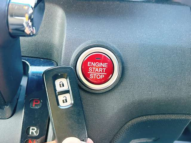 �y�X�}�[�g�L�[&�v�b�V���X�^�[�g�V�X�e���z�J�o����|�P�b�g�ɓ��ꂽ�܂܃h�A�̊J���ł��A�����^�b�`�Ŋy�X�G���W�����������܂���