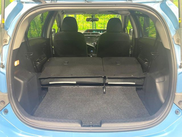 ���i�̂���������ʋ΁A���}���ɏ\���ȉ׎��X�y�[�X���m�ۂ��Ă���܂��B�Z�J���h�V�[�g��|���ƁA�傫�ȉו��̐ύڂ��\�ł���