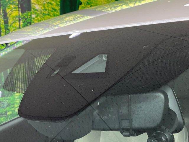 �y�X�}�[�g�u���[�L�T�|�[�g�z���s���ɑO���̎ԗ�����F�����A�Փ˂������Ȏ��͌x��ƃu���[�L�ŏՓˉ���Ɣ�Q�y�����A�V�X�g�B�����S�Ƀh���C�u�����y���݂��������܂��B