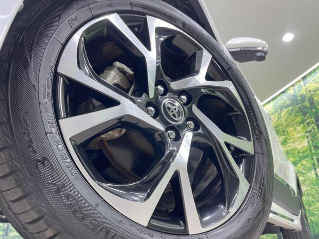 �y����18�C���`�A���~�z�C�[���z�O�ςɃ}�b�`���������A���~�z�C�[���𑕒����Ă���܂��B�e��ЊO�A���~�z�C�[����A�X�^�b�h���X�^�C�����戵�����Ă���܂��B���񂲑��k����������