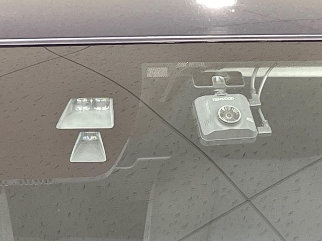 �yi-ACTIVESENSE�z���s���ɑO���̎ԗ�����F�����A�Փ˂������Ȏ��͌x��ƃu���[�L�ŏՓˉ���Ɣ�Q�y�����A�V�X�g�B�����S�Ƀh���C�u�����y���݂��������܂��B