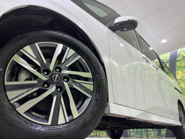 �y����16�C���`�A���~�z�C�[���z�O�ςɃ}�b�`���������A���~�z�C�[���𑕒����Ă���܂��B�e��ЊO�A���~�z�C�[����A�X�^�b�h���X�^�C�����戵�����Ă���܂��B���񂲑��k����������