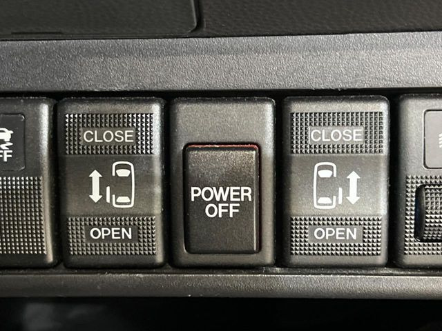 �y�����p���[�X���C�h�h�A�z�X�}�[�g�L�[��^�]�Ȃ̃X�C�b�`�Ō�ȗ����X���C�h�h�A�̊J���\���d��������͂����ăh�A���J����K�v�������A�����Ȃ��q�l�ł��ȒP�ɊJ���߂ł����K�ł���