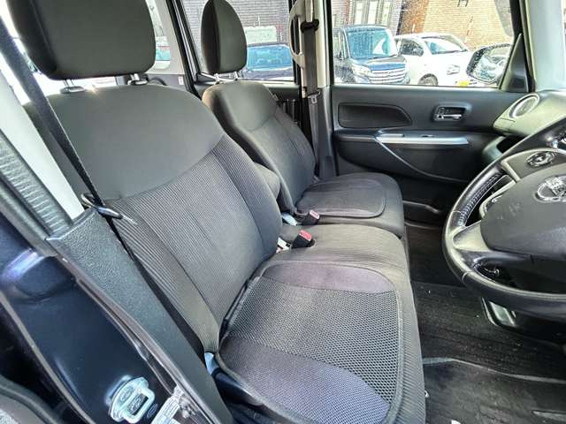 ���̋Ǝ҂ɂ������ې􂢁A�V�[�g�̃^�o�R�Ȃǂɂ��R�Q���̃��y�A��(�L��)�������Ă���܂��B