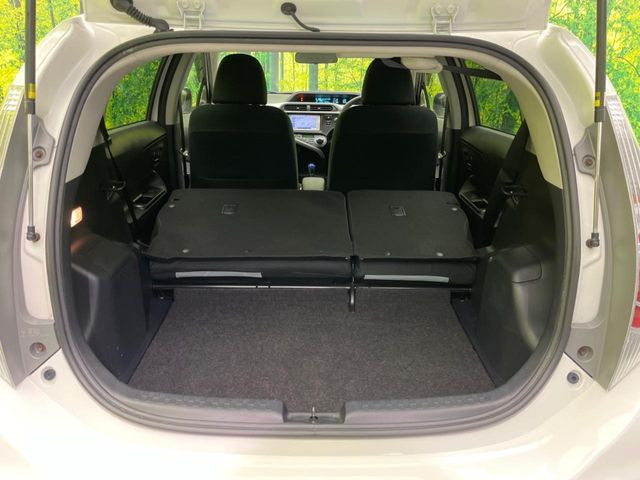 ���i�̂���������ʋ΁A���}���ɏ\���ȉ׎��X�y�[�X���m�ۂ��Ă���܂��B�Z�J���h�V�[�g��|���ƁA�傫�ȉו��̐ύڂ��\�ł���