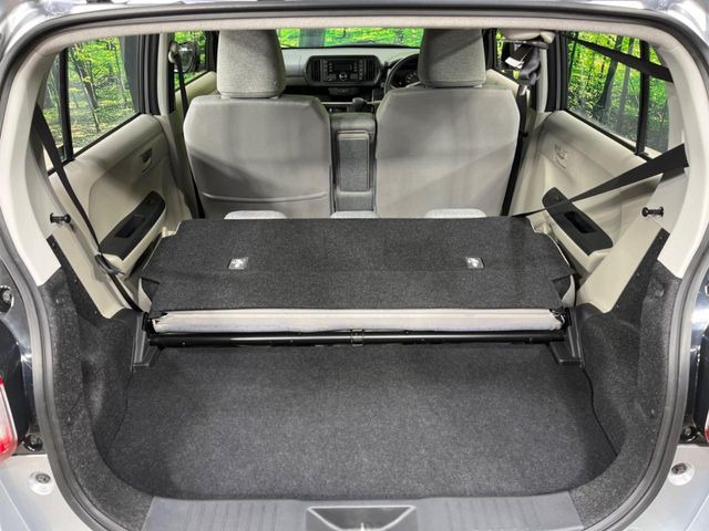 普段のお買い物や通勤、送迎等に十分な荷室スペースを確保しております。セカンドシートを倒すと、大きな荷物の積載も可能です♪