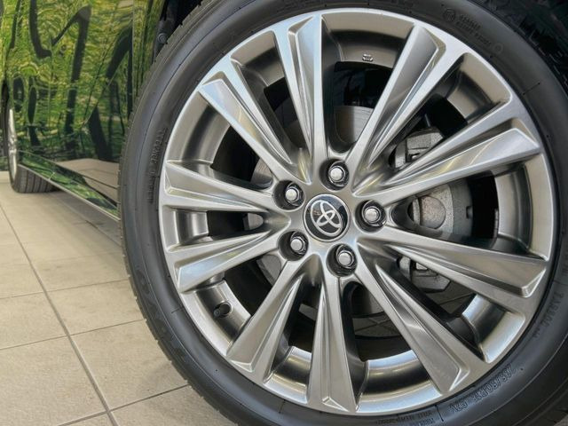 �y����18�C���`�A���~�z�C�[���z�O�ςɃ}�b�`���������A���~�z�C�[���𑕒����Ă���܂��B�e��ЊO�A���~�z�C�[����A�X�^�b�h���X�^�C�����戵�����Ă���܂��B���񂲑��k����������