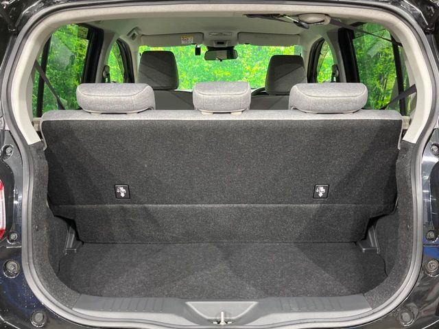 ���i�̂���������ʋ΁A���}���ɏ\���ȉ׎��X�y�[�X���m�ۂ��Ă���܂��B�Z�J���h�V�[�g��|���ƁA�傫�ȉו��̐ύڂ��\�ł���