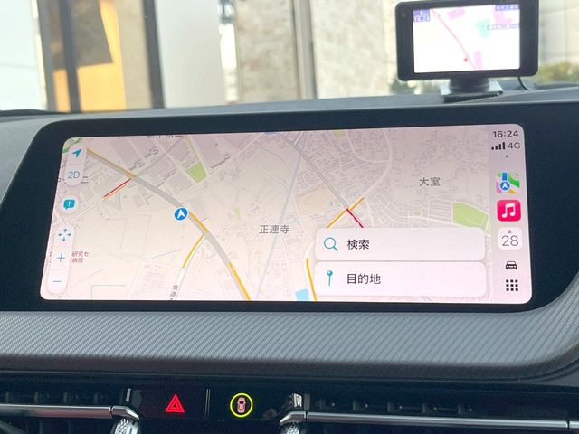 ��Apple Car Play:�X�}�z�Ƃ̗L���ڑ��ŁA�i�r�E�I�[�f�B�I�Đ��ȂǃX�}�z�̃A�v���@�\����ʂł��g����֗��@�\�ł�!