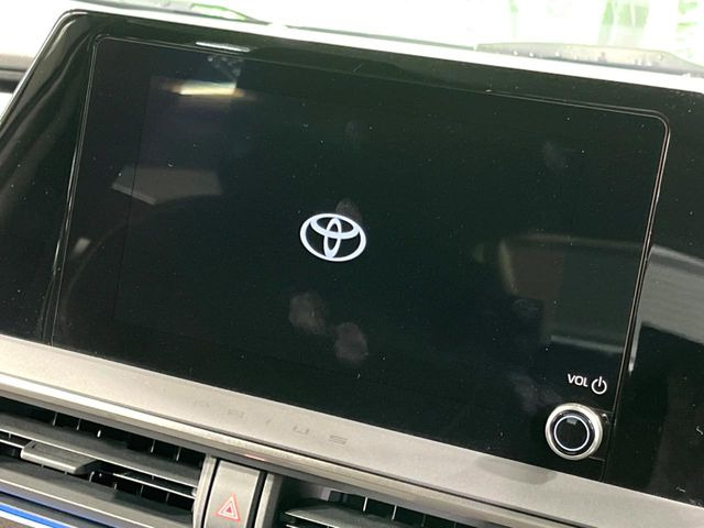 �y8�C���` �f�B�X�v���C�I�[�f�B�I�z���ʂ̃f�B�X�v���C��AppleCarPlay��AndroidAuto�����p�\�B�傫�ȉ�ʂŃX�}�z�i�r�A�v���������p���������܂���