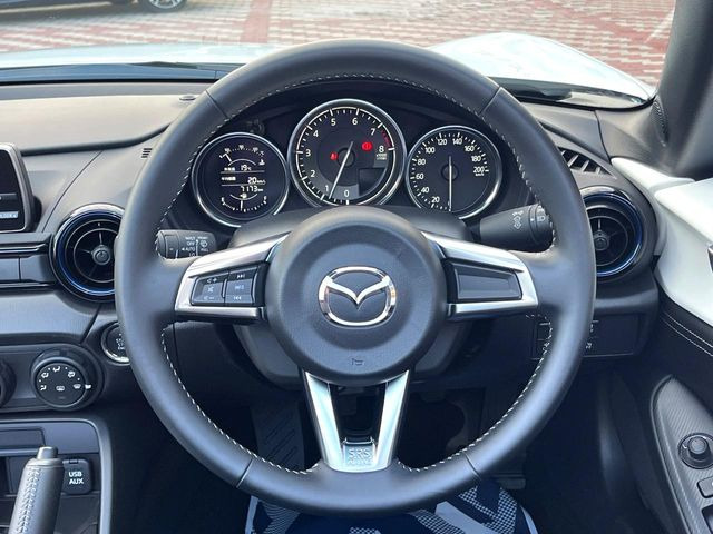 �y�����v�����X�e�A�����O�z�㎿�Ȋv���g�p���邱�ƂŁA��ɂ����������݂ƂĂ��^�]���₷���n���h���ł���