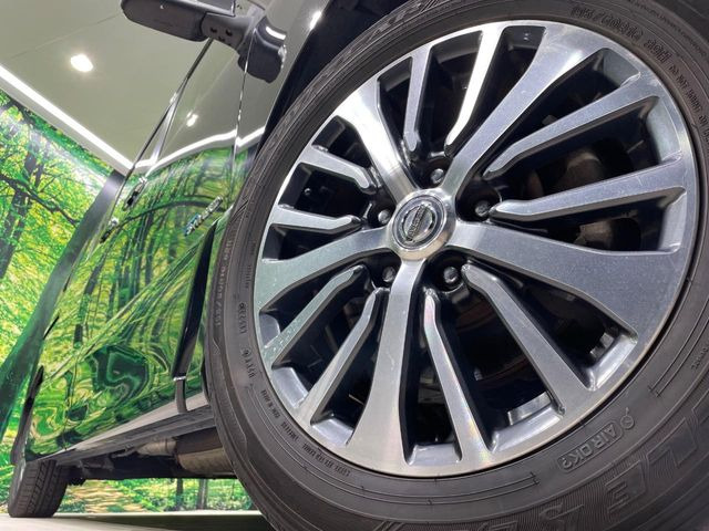 �y����16�C���`�A���~�z�C�[���z�O�ςɃ}�b�`���������A���~�z�C�[���𑕒����Ă���܂��B�e��ЊO�A���~�z�C�[����A�X�^�b�h���X�^�C�����戵�����Ă���܂��B���񂲑��k����������