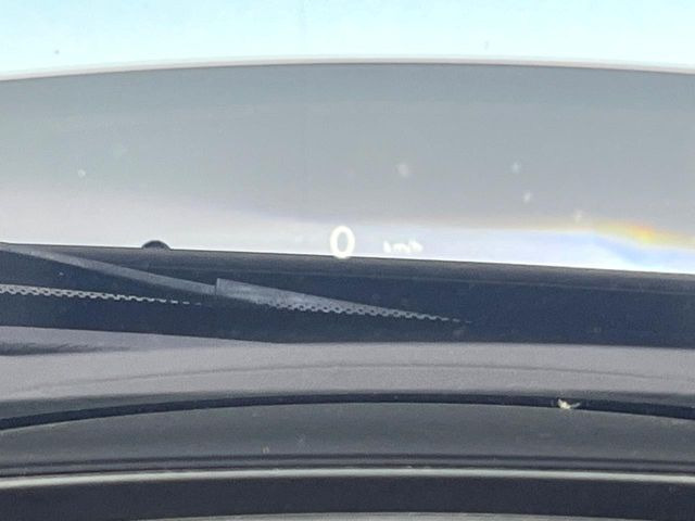 ���w�b�h�A�b�v�f�B�X�v���C:���݂̑��x�⑖�s�����f�W�^���\���ŉ^�]�ȑO���̃K���X�ɓ��e!�^�]���A���������炳���K�v�ȏ����m�F�ł���̂łƂ��Ă��֗��ň��S!