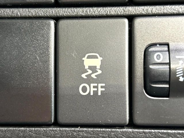 �y������h�~���u�z�ԗ��̉���������m����ƁA�����I�Ɏԗ��̐i�s������ۂ悤�Ɏԗ��𐧌䂵�܂��B�J�̓��ȂǊ���₷���H�ʏ󋵂ł����S�ȉ^�]���\�ł��B