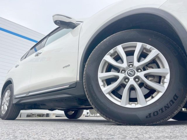 �y�����A���~�z�C�[���z�O�ςɃ}�b�`���������A���~�z�C�[���𑕒����Ă���܂��B�e��ЊO�A���~�z�C�[����A�X�^�b�h���X�^�C�����戵�����Ă���܂��B���񂲑��k����������