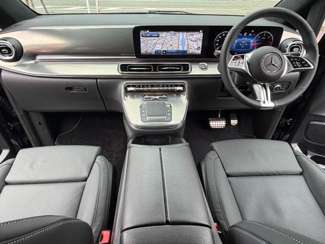 MBUX�����F���i�r�ETV�E�u���[�g�D�[�X�EUSB�E�A�b�v���J�[�v���C�B