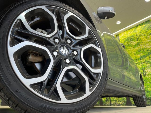 �y����17�C���`�A���~�z�C�[���z�O�ςɃ}�b�`���������A���~�z�C�[���𑕒����Ă���܂��B�e��ЊO�A���~�z�C�[����A�X�^�b�h���X�^�C�����戵�����Ă���܂��B���񂲑��k����������