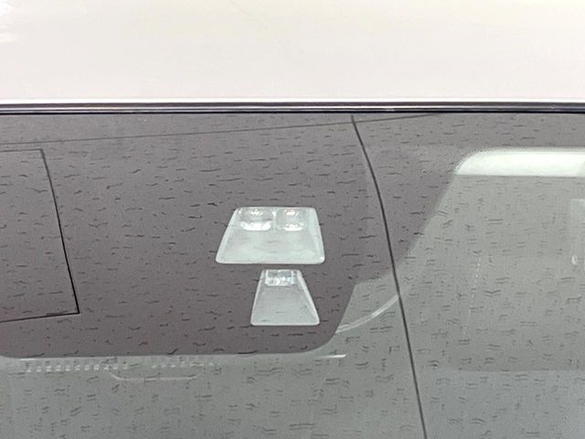 �y�X�}�[�g�u���[�L�T�|�[�g�z���s���ɑO���̎ԗ�����F�����A�Փ˂������Ȏ��͌x��ƃu���[�L�ŏՓˉ���Ɣ�Q�y�����A�V�X�g�B�����S�Ƀh���C�u�����y���݂��������܂��B