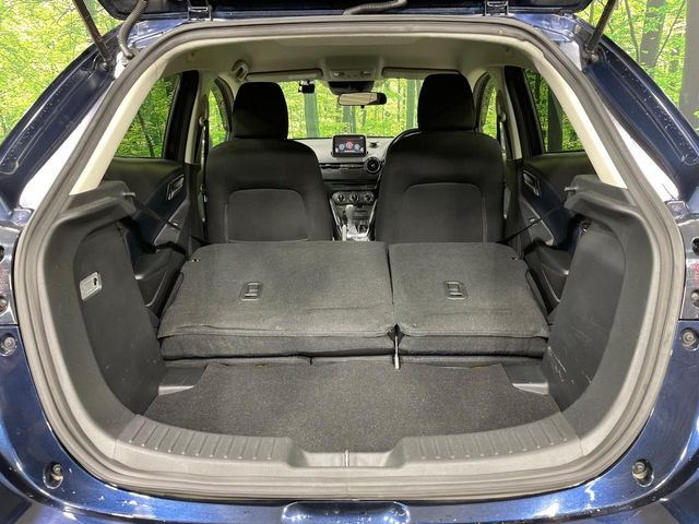 ���i�̂���������ʋ΁A���}���ɏ\���ȉ׎��X�y�[�X���m�ۂ��Ă���܂��B�Z�J���h�V�[�g��|���ƁA�傫�ȉו��̐ύڂ��\�ł���