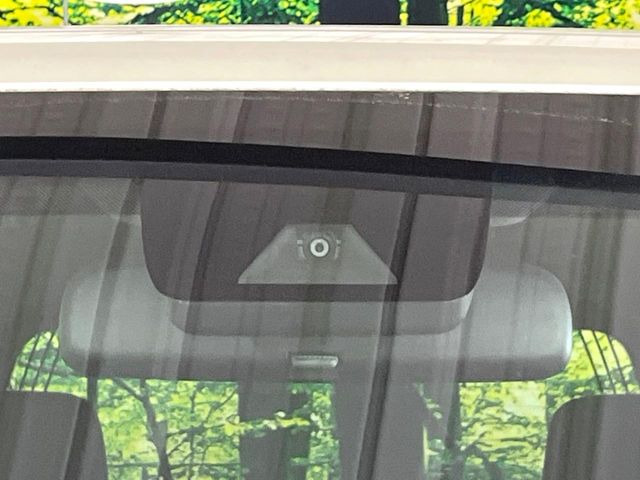 �y�g���^�Z�[�t�e�B�Z���X�z���s���ɑO���̎ԗ�����F�����A�Փ˂������Ȏ��͌x��ƃu���[�L�ŏՓˉ���Ɣ�Q�y�����A�V�X�g�B�����S�Ƀh���C�u�����y���݂��������܂��B