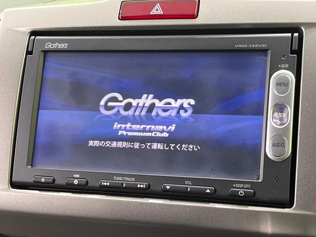 �y�����i�r�z�l�C�̏����i�r�𑕔����Ă���܂��B�i�r�̎g���₷���͂������A�I�[�f�B�I�@�\���[��!�L�����v�◷�s�͂������A�ʋ΂┃�����ȂǕ��i�̃h���C�u���y�����Ȃ�͂���