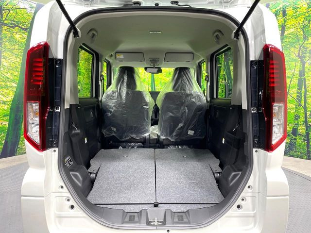 ���i�̂���������ʋ΁A���}���ɏ\���ȉ׎��X�y�[�X���m�ۂ��Ă���܂��B�Z�J���h�V�[�g��|���ƁA�傫�ȉו��̐ύڂ��\�ł���