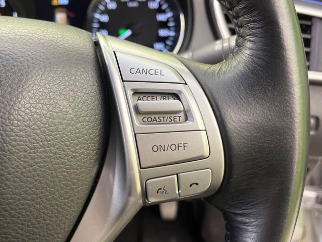 �y�N���[�Y�R���g���[���z�������H�����N���N���s�B�A�N�Z���𗣂��Ă���葬�x�ő��s���ł��A�������^�]���̕��S���y��!�����E�������ȒP�ȃX�C�b�`����Œ����ł��܂��B