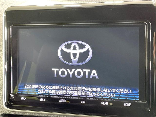 �y�����i�r�z�l�C�̏����i�r�𑕔����Ă���܂��B�i�r�̎g���₷���͂������A�I�[�f�B�I�@�\���[��!�L�����v�◷�s�͂������A�ʋ΂┃�����ȂǕ��i�̃h���C�u���y�����Ȃ�͂���