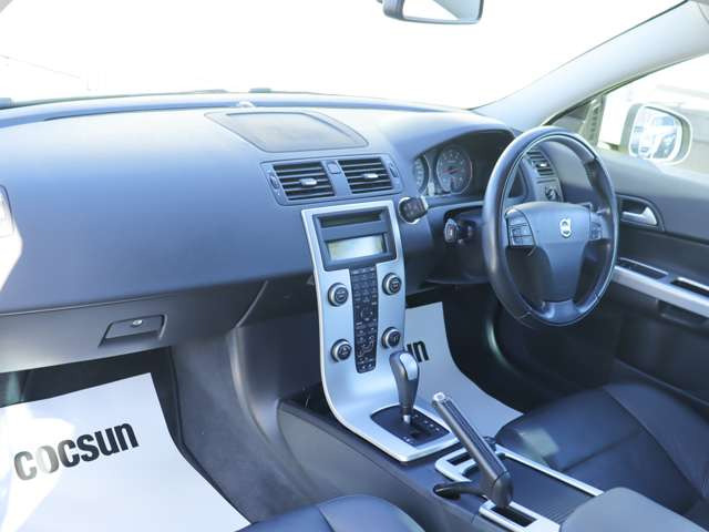 �h�C�c�̃{���{���`���[�j���O���[�J�[HEICO SPORTIV�̐��K�̔��X���t���ƈ��m���ɂ�HEICO SPORTIV�v���~�A���p�[�g�i�[KANTO / TOKAI�Ƃ��ĉ^�c�����Ă��܂��B