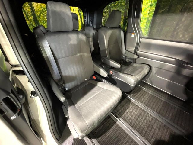 ���ڒ����̓E�H�[�N�X���[�ƂȂ��Ă���܂��B���ڂƎO��ڂ̈ړ�����~�肪�Ƃ��Ă��y�ɂȂ�̂ŁA���~��̍ۂ��X�g���X�������邱�Ƃ͂���܂����