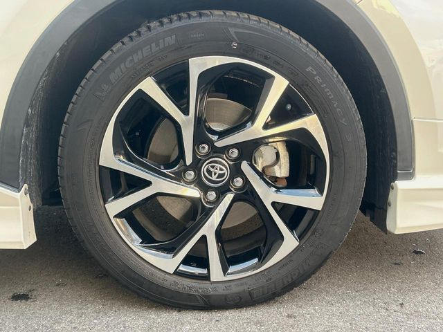 �y����18�C���`�A���~�z�C�[���z�O�ςɃ}�b�`���������A���~�z�C�[���𑕒����Ă���܂��B�e��ЊO�A���~�z�C�[����A�X�^�b�h���X�^�C�����戵�����Ă���܂��B���񂲑��k����������