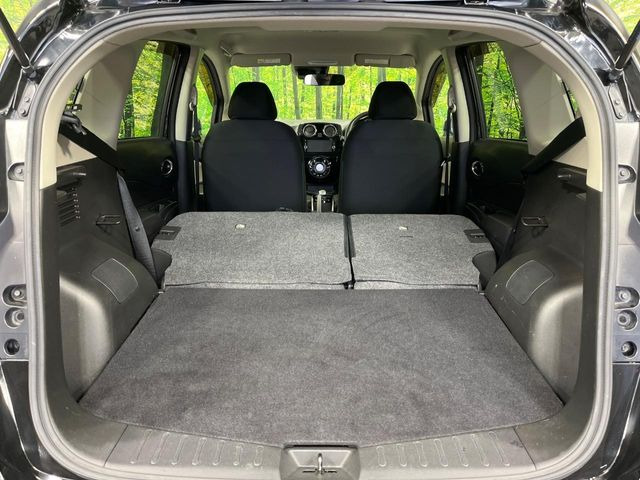 ���i�̂���������ʋ΁A���}���ɏ\���ȉ׎��X�y�[�X���m�ۂ��Ă���܂��B�Z�J���h�V�[�g��|���ƁA�傫�ȉו��̐ύڂ��\�ł���