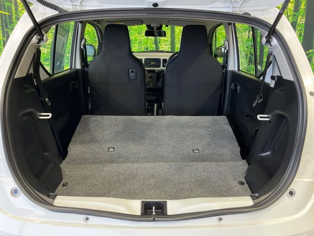 ���i�̂���������ʋ΁A���}���ɏ\���ȉ׎��X�y�[�X���m�ۂ��Ă���܂��B�Z�J���h�V�[�g��|���ƁA�傫�ȉו��̐ύڂ��\�ł���