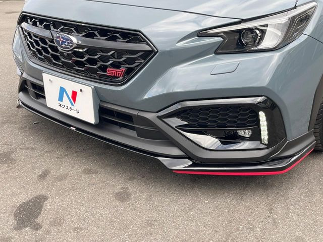 �ySTI�G�A���p�b�P�[�W�z�t�����g�E�T�C�h�E���A��STI�̃G�A���œ���B�O�ς̃X�|�[�e�B�[�����ۗ������Ă���邾���łȂ��A�������s���̋�̓o�����X���œK�����Ă���܂��B