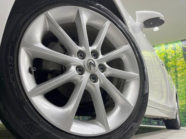 �y����17�C���`�A���~�z�C�[���z�O�ςɃ}�b�`���������A���~�z�C�[���𑕒����Ă���܂��B�e��ЊO�A���~�z�C�[����A�X�^�b�h���X�^�C�����戵�����Ă���܂��B���񂲑��k����������