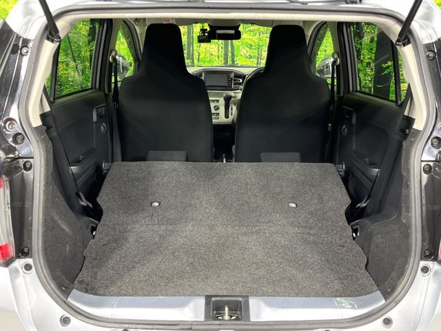 ���i�̂���������ʋ΁A���}���ɏ\���ȉ׎��X�y�[�X���m�ۂ��Ă���܂��B�Z�J���h�V�[�g��|���ƁA�傫�ȉו��̐ύڂ��\�ł���