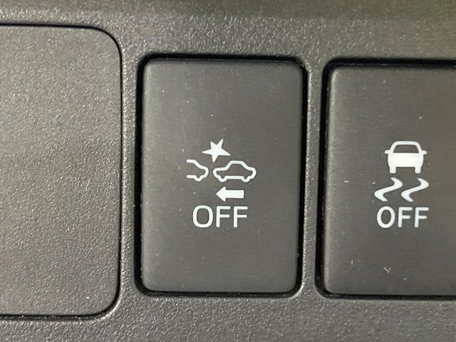 �y�X�}�[�g�A�V�X�g�z���s���ɑO���̎ԗ�����F�����A�Փ˂������Ȏ��͌x��ƃu���[�L�ŏՓˉ���Ɣ�Q�y�����A�V�X�g�B�����S�Ƀh���C�u�����y���݂��������܂��B