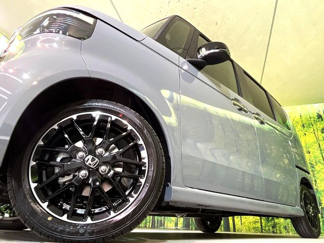 �y����15�C���`�A���~�z�C�[���z�O�ςɃ}�b�`���������A���~�z�C�[���𑕒����Ă���܂��B�e��ЊO�A���~�z�C�[����A�X�^�b�h���X�^�C�����戵�����Ă���܂��B���񂲑��k����������