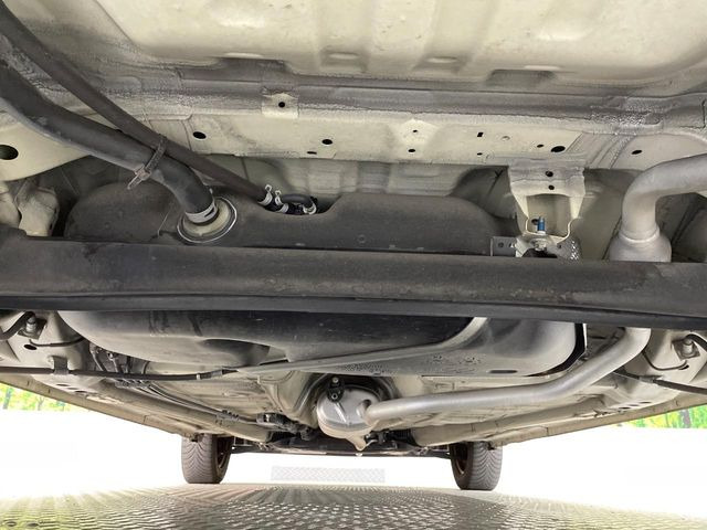 ��D�]�𒸂��Ă���܂��{�f�B�̒e�X�v���b�V���R�[�g���D�]��t���B�ʏ�̃K���X�R�[�g�ƈقȂ�A�ϋv�N��6�N�̖��@���K���X�R�[�e�B���O���A�{�f�B���L���C�ȏ�Ԃɕۂ��Ă���܂��B