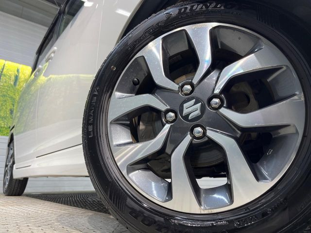 �y����15�C���`�A���~�z�C�[���z�O�ςɃ}�b�`���������A���~�z�C�[���𑕒����Ă���܂��B�e��ЊO�A���~�z�C�[����A�X�^�b�h���X�^�C�����戵�����Ă���܂��B���񂲑��k����������