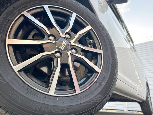 �y14�C���`�A���~�z�C�[���z�O�ςɃ}�b�`�����A���~�z�C�[���𑕒����Ă���܂��B�e��A���~�z�C�[����A�X�^�b�h���X�^�C�����戵�����Ă���܂��B���񂲑��k����������