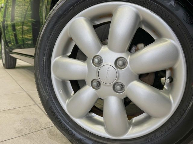 �y����14�C���`�A���~�z�C�[���z�O�ςɃ}�b�`���������A���~�z�C�[���𑕒����Ă���܂��B�e��ЊO�A���~�z�C�[����A�X�^�b�h���X�^�C�����戵�����Ă���܂��B���񂲑��k����������