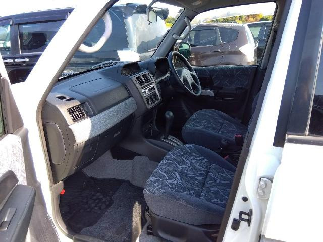 パジェロイオ1.8 ZR 4WD