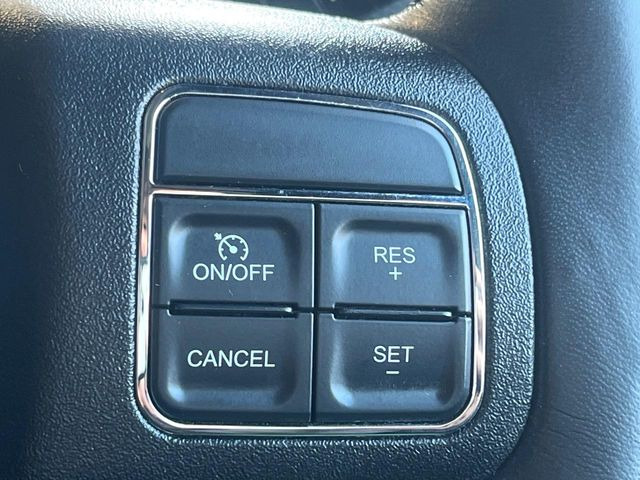 ���I�[�g�N���[�Y�R���g���[��:�������H�⎩���Ԑ�p���H���ɂāA�葬���q���\�ƂȂ�֗��ȋ@�\�ł��B�������ړ��̍ۂł����ɂ����֗��ɂ��g�����������܂���