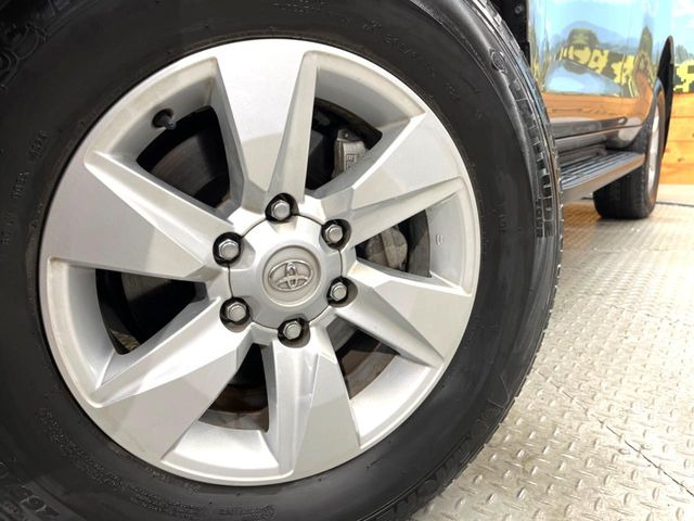 �y����17�C���`�A���~�z�C�[���z�O�ςɃ}�b�`���������A���~�z�C�[���𑕒����Ă���܂��B�e��ЊO�A���~�z�C�[����A�X�^�b�h���X�^�C�����戵�����Ă���܂��B���񂲑��k����������