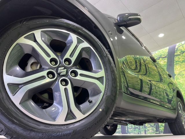 �y����17�C���`�A���~�z�C�[���z�O�ςɃ}�b�`���������A���~�z�C�[���𑕒����Ă���܂��B�e��ЊO�A���~�z�C�[����A�X�^�b�h���X�^�C�����戵�����Ă���܂��B���񂲑��k����������