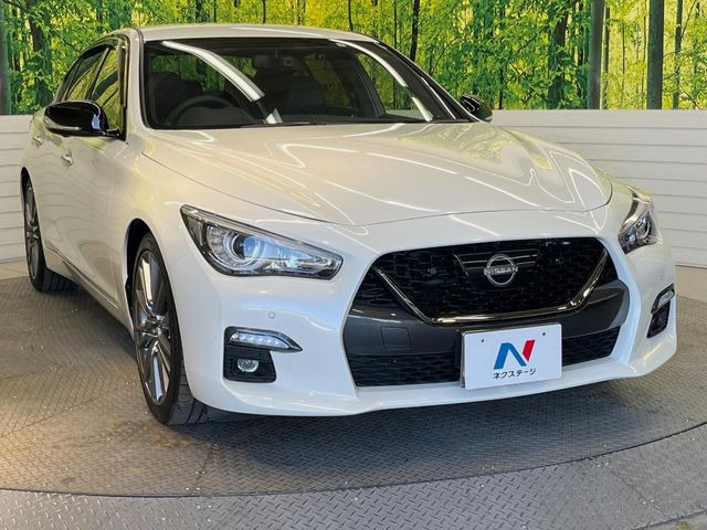 高透明度のガラス皮膜で撥水はもちろん、上質なツヤ・光沢を実現。紫外線や酸性雨から大切な愛車を保護し、色あせ・劣化を防止。「弾スプラッシュコート」、「弾プリミッサコート」からお選びいただけます。